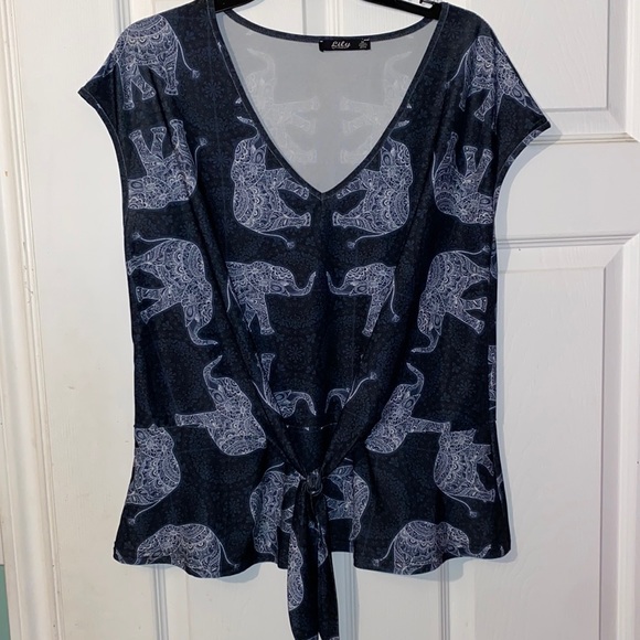 3/$30 Boho Elephant Top - Picture 2 of 4